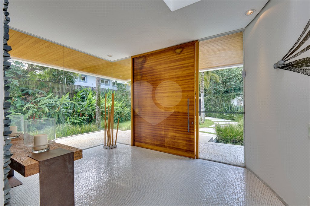 Casa à venda com 5 suítes em Alto da Boa Vista, São Paulo, SP