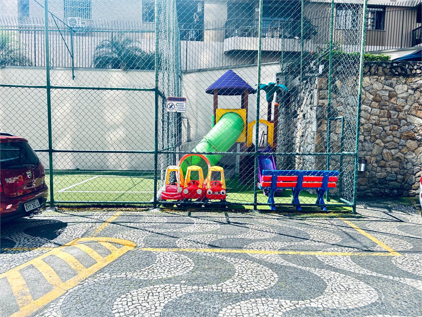 Apartamento à venda com 3 quartos, sendo 1 suíte, em Lagoa, Rio de Janeiro, RJ