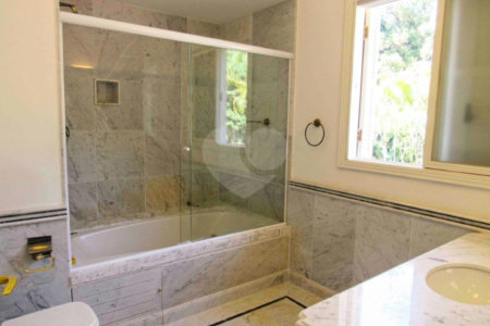 Casa à venda com 4 suítes no condomínio Chácara Flora, São Paulo - SP