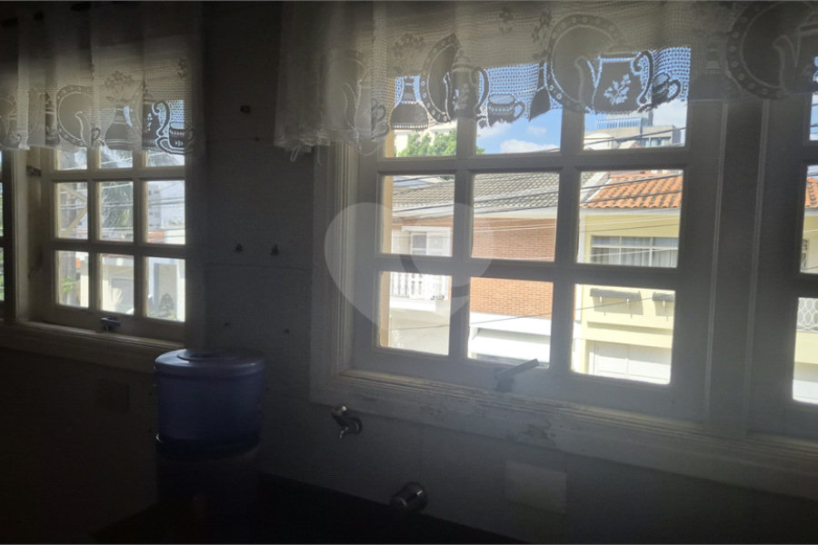 Casa à venda com 4 quartos, sendo 3 suítes, no condomínio Chácara das Rosas, São Paulo - SP