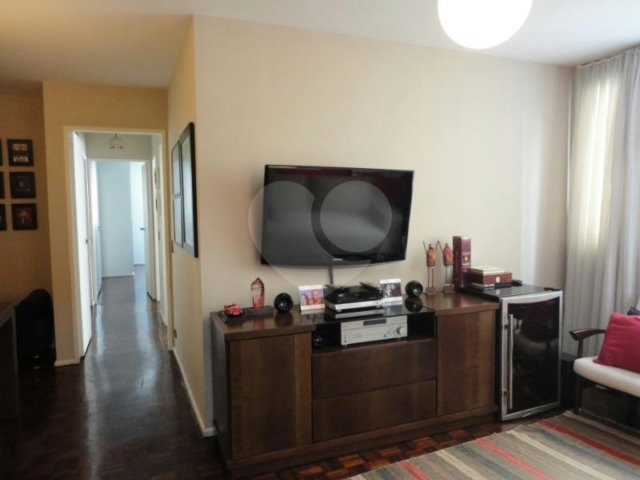 Apartamento à venda com 3 quartos, sendo 1 suíte,  em Moema, São Paulo, SP