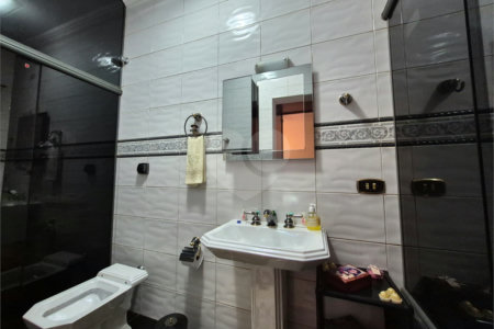 Sobrado à venda com 3 quartos, sendo 1 suíte, em Jardim Sarah, São Paulo, SP