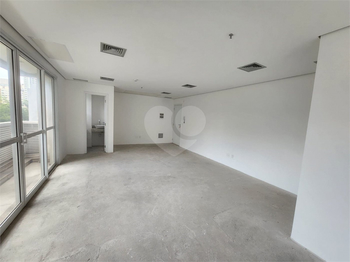 Sala comercial em frente ao Allianz Parque