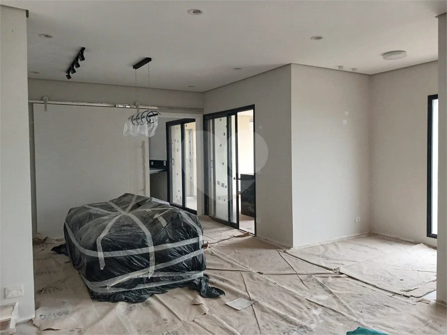Sobrado à venda com 3 suítes em Roseira, Mairiporã, SP