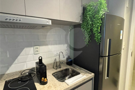 Studio mobiliado em andar alto com lazer completo em Indianópolis