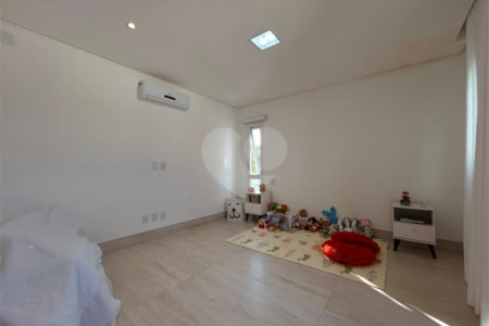 Casa à venda com 5 quartos, sendo 1 suíte, em Orla Norte, Porto Seguro, BA