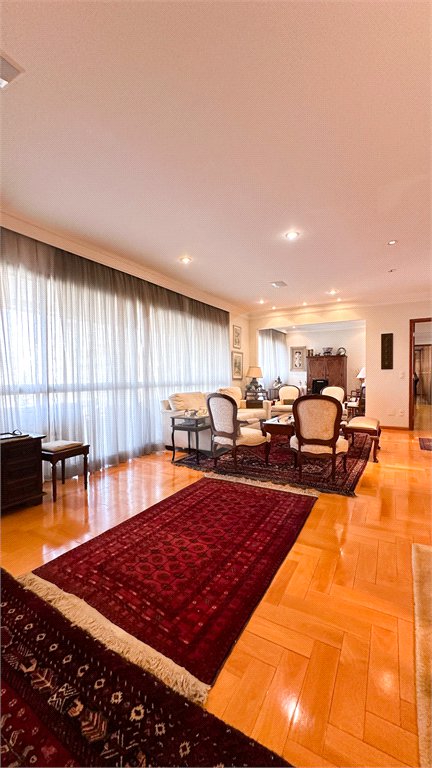 Apartamento à venda com 3 quartos, sendo 2 suítes, em Morumbi, São Paulo, SP