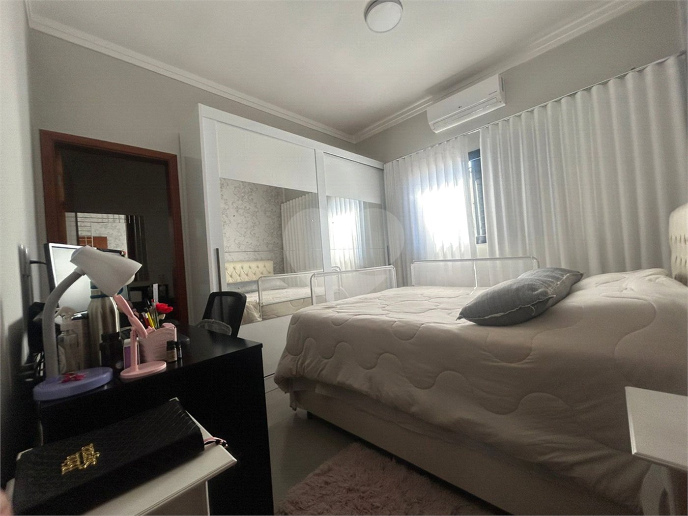 Casa à venda com 3 quartos, sendo 1 suíte, no condomínio Terras de São Francisco, Sorocaba - SP