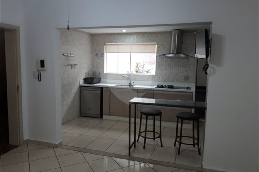Sobrado à venda com 5 quartos, sendo 3 suítes, em Tremembé, São Paulo, SP