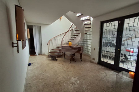 Sobrado à venda com 4 quartos, sendo 2 suítes, em Pinheiros, São Paulo, SP