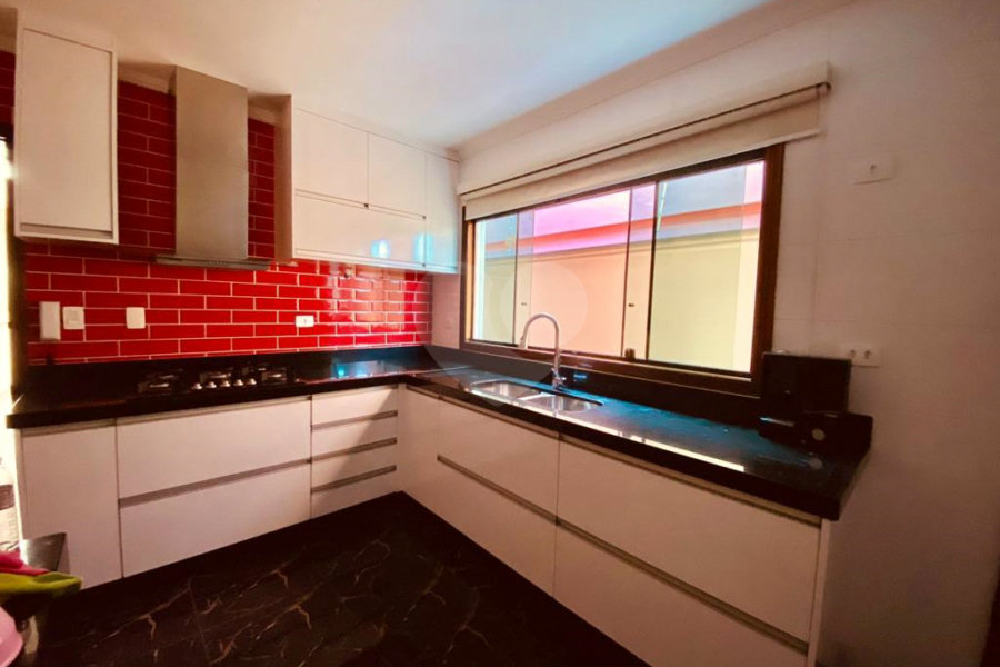 Sobrado à venda com 3 quartos, sendo 1 suíte, em Tremembé, São Paulo, SP