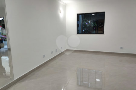 Casa à venda com 3 quartos, sendo 1 suíte, no condomínio Res Saint Honoré, São Paulo - SP