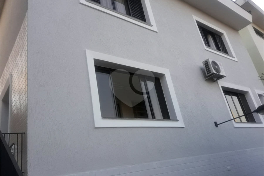 Sobrado à venda com 3 quartos, sendo 1 suíte, em Vila Paulicéia, São Paulo, SP