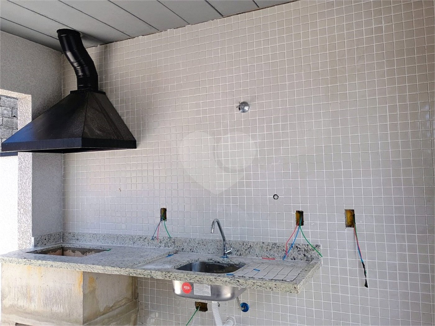 Casa à venda com 2 quartos no condomínio Vila Davos 2, São Paulo - SP