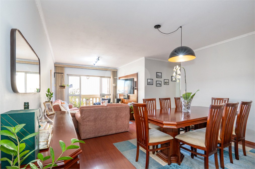 Apartamento à venda com 3 quartos, sendo 1 suíte, em Campo Belo, São Paulo, SP