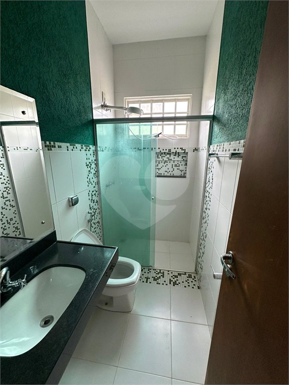 Casa à venda com 3 quartos, sendo 1 suíte, em Jardim Santa Marta, Cuiabá, MT