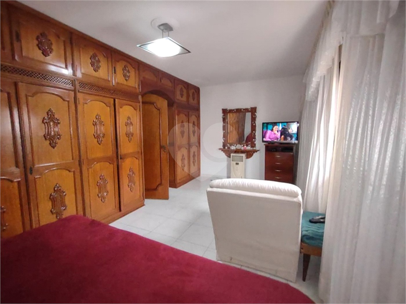 Casa à venda com 3 quartos, sendo 1 suíte, no condomínio Vila Paiva, São Paulo - SP