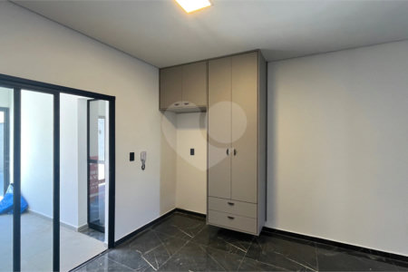 Casa Assobradada com 3 suítes na Vila Thais em Atibaia