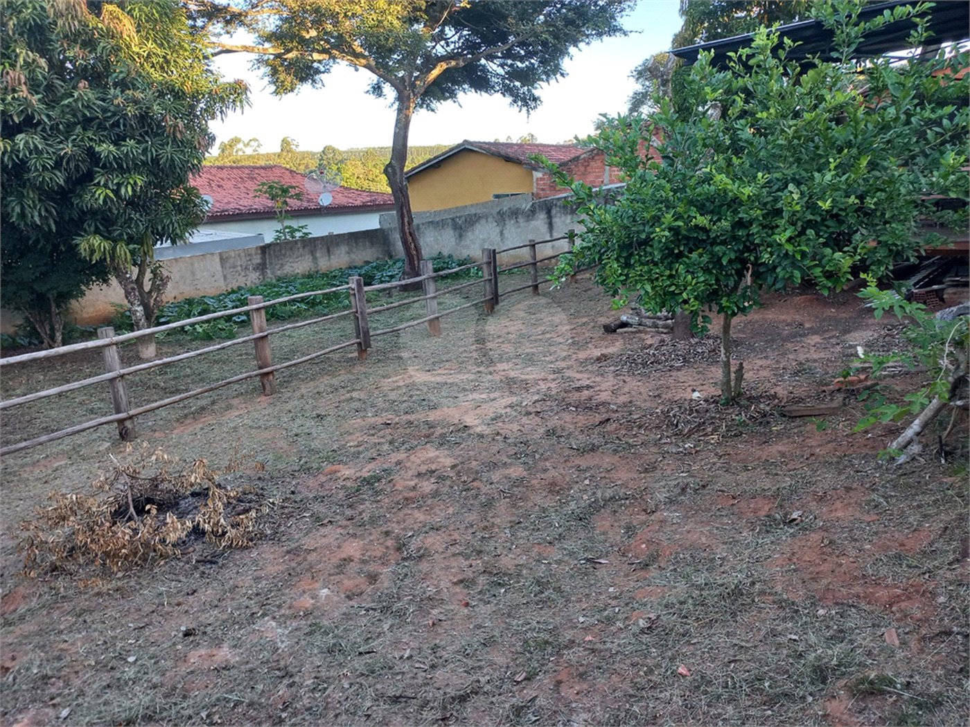 Casa à venda com 2 quartos em Vila Matias, Alambari, SP