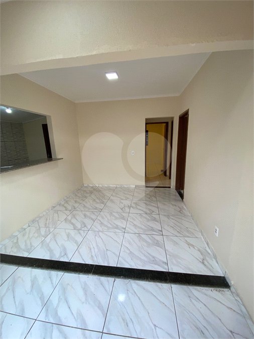 Casa para alugar com 3 quartos, sendo 1 suíte, em Parque das Aroeiras, Ponta Porã, MS