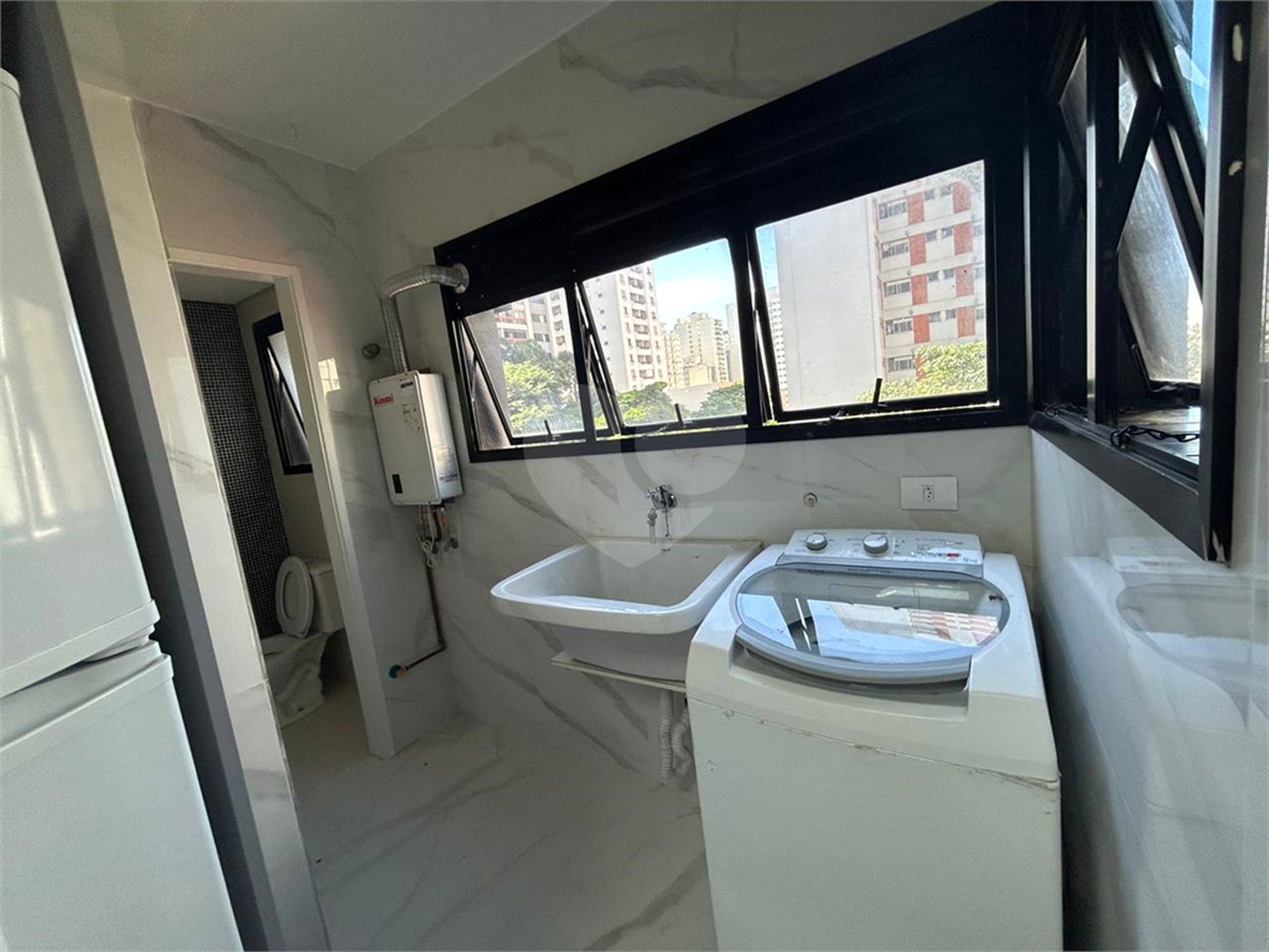 Apartamento para alugar com 3 quartos, sendo 1 suíte,  em Pinheiros, São Paulo, SP
