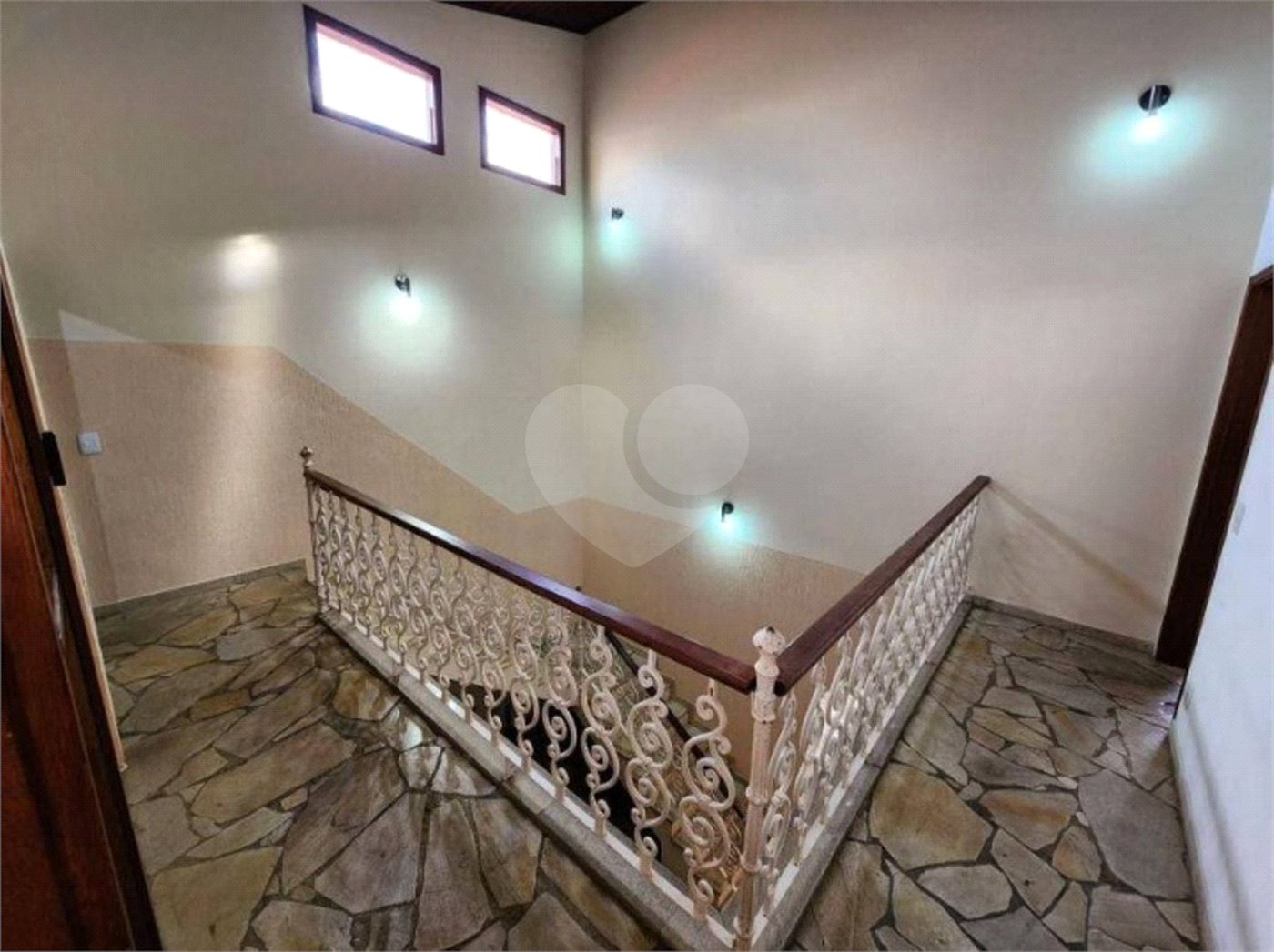 Casa à venda com 3 quartos, sendo 1 suíte, no Centro, Vinhedo, SP