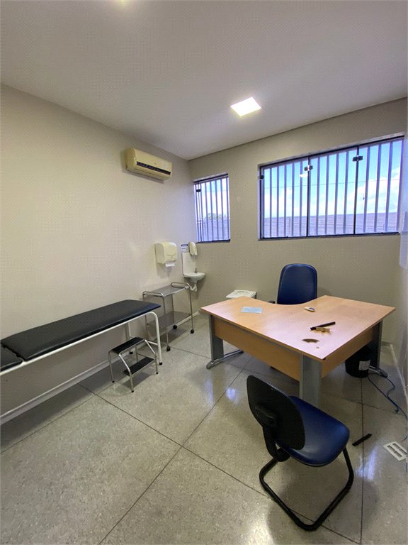 Salão Comercial para alugar em Vila Romanópolis, Ferraz de Vasconcelos, SP