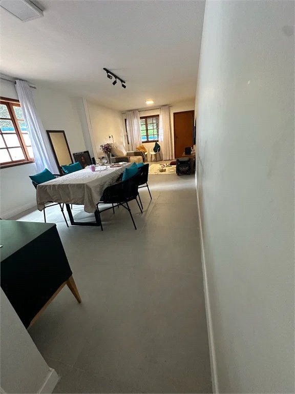 Casa à venda com 3 quartos, sendo 1 suíte, no condomínio Vila Nova de Mafra, São Paulo - SP