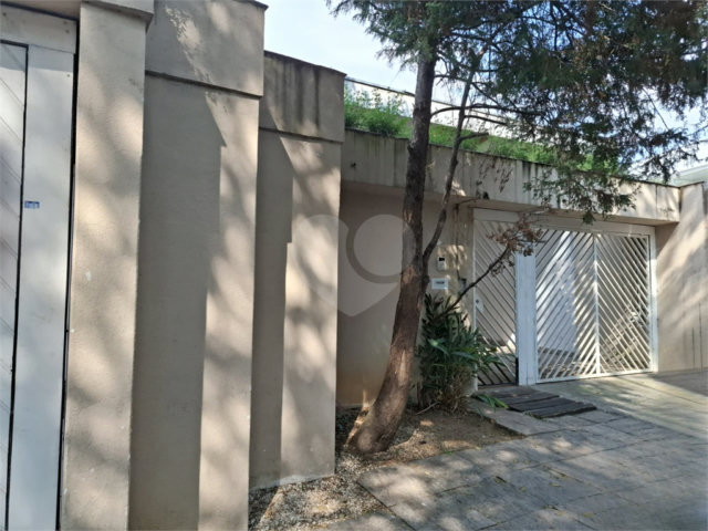 Casa à venda com 4 quartos, sendo 3 suítes,  em Jardim São Bento, São Paulo, SP