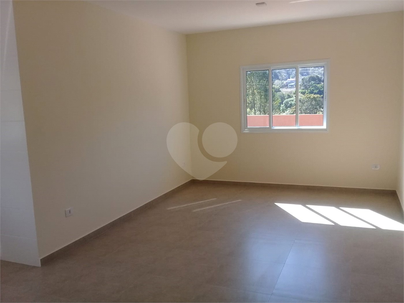 Casa à venda com 3 quartos, sendo 1 suíte,  em Loteamento Jardim Solares, Atibaia, SP