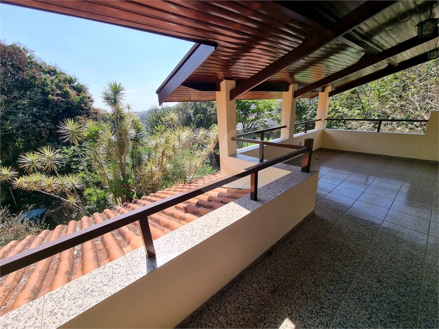 Casa à venda com 4 quartos, sendo 2 suítes, em Bosque, Vinhedo, SP