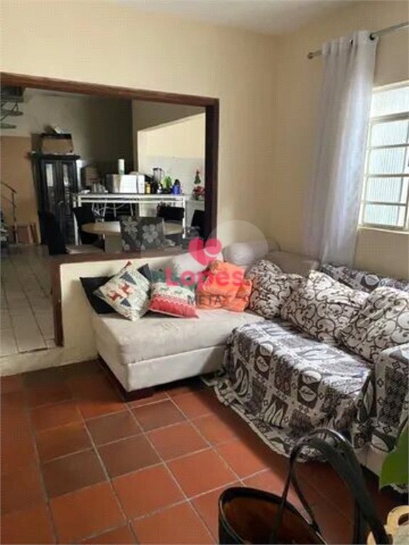 Casa à venda com 3 quartos, sendo 2 suítes, em Conjunto Residencial Trinta e Um de Março, São José dos Campos, SP