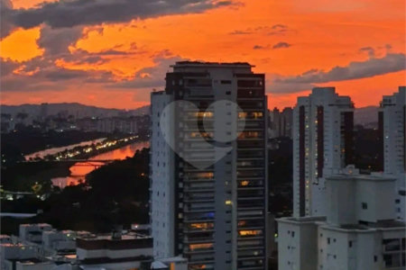 Apartamento à venda com 2 quartos, sendo 1 suíte, em Pinheiros, São Paulo, SP