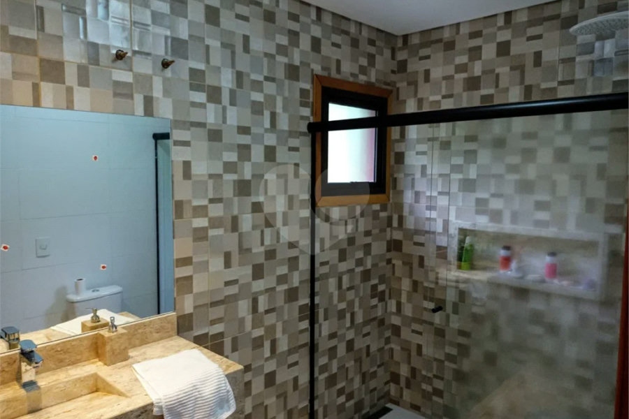Casa à venda ou para alugar com 5 quartos, sendo 4 suítes, no condomínio Associação Reserva das Hortênsias, Mairiporã - SP