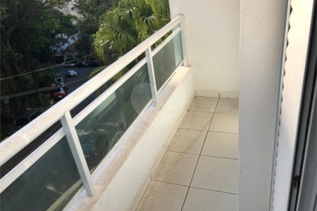 Apartamento à venda com 3 quartos, sendo 1 suíte,  em Cambuci, São Paulo, SP