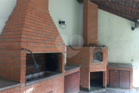 Sobrado à venda ou para alugar com 3 suítes em Jardim Guedala, São Paulo, SP