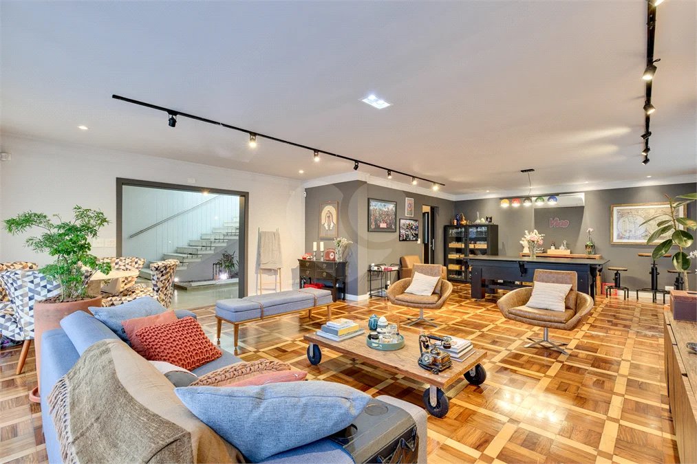 Casa à venda com 4 suítes em Granja Julieta, São Paulo, SP