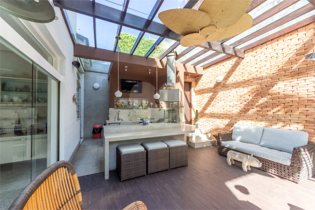 Casa de Vila à venda com 4 quartos, sendo 2 suítes, em Alto da Boa Vista, São Paulo, SP