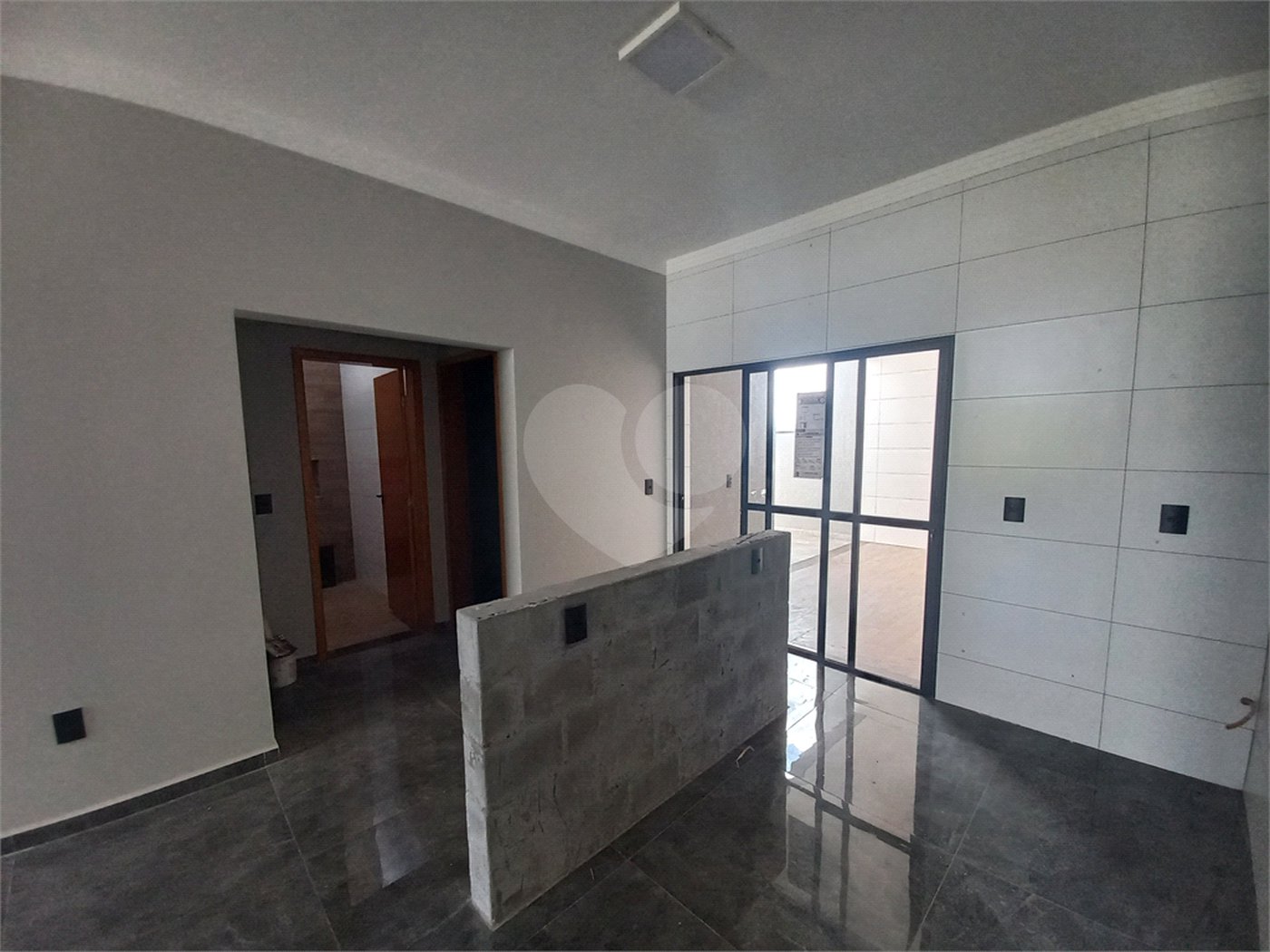 Casa à venda com 3 quartos, sendo 1 suíte, no condomínio Horto Florestal Villagio, Sorocaba - SP