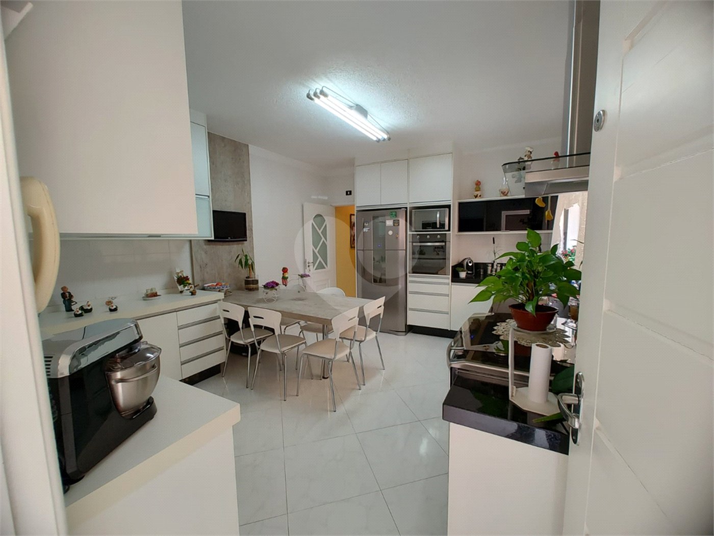 Sobrado à venda com 3 quartos, sendo 1 suíte, em Jardim Pinheiros, São Paulo, SP