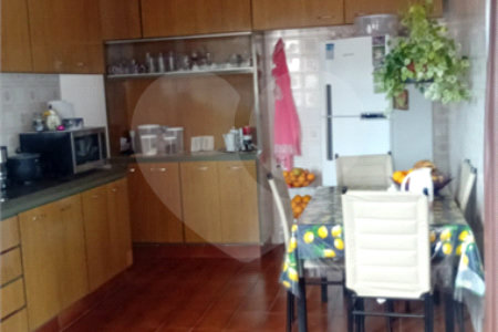 Casa à venda ou para alugar com 7 quartos, sendo 1 suíte,  em Vila Mogilar, Mogi das Cruzes, SP