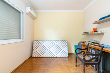 Casa à venda com 3 quartos, sendo 1 suíte,  em Vila Cordeiro, São Paulo, SP