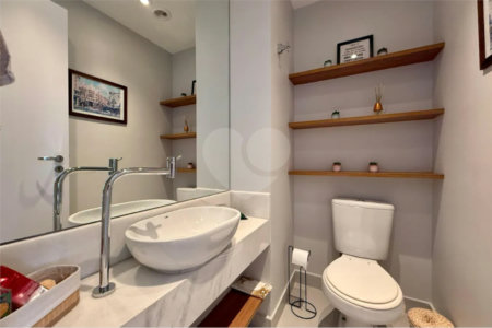 Apartamento à venda com 3 suítes em Santo Amaro, São Paulo, SP