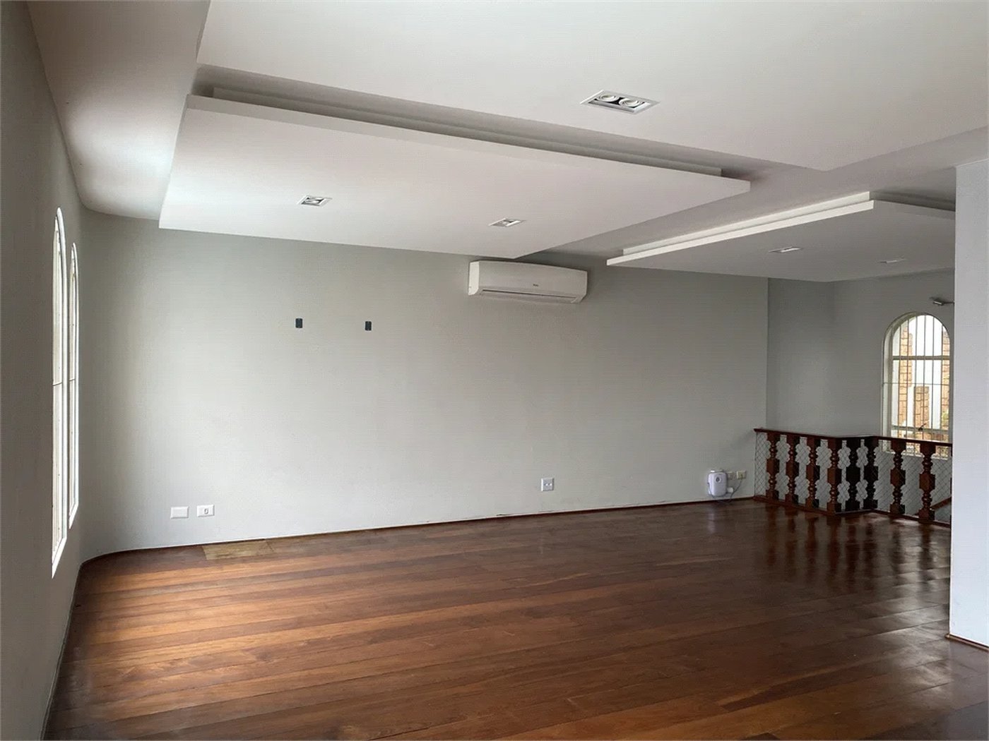 Casa à venda com 3 suítes em Jardim Leonor, São Paulo, SP