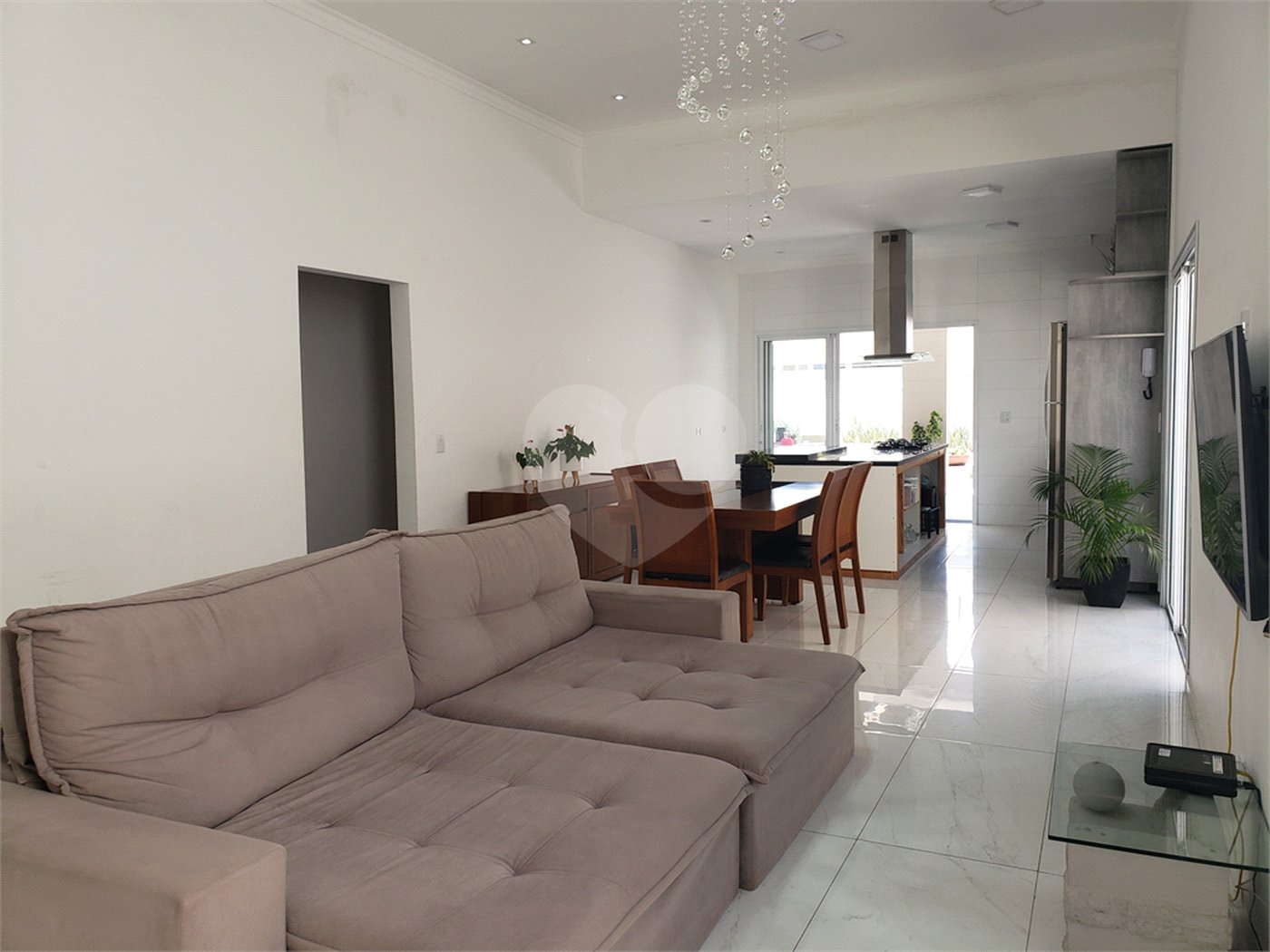 Casa à venda com 3 suítes no condomínio Residencial Veredas, Mogi das Cruzes - SP