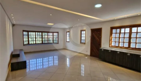 Casa à venda com 4 quartos, sendo 3 suítes,  em Cidade São Francisco, São Paulo, SP
