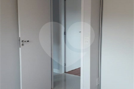 Apartamento à venda com 3 quartos, sendo 1 suíte,  em Jardim Vazani, São Paulo, SP