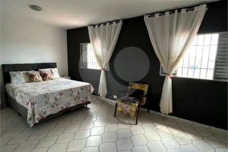 Casa à venda com 3 quartos, sendo 1 suíte, em Jardim Capão Redondo, São Paulo, SP