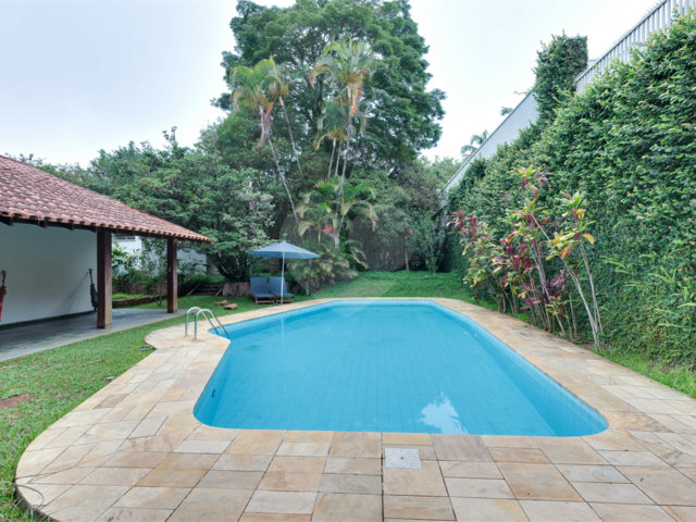Casa Térrea à venda com 4 quartos, sendo 2 suítes,  em Alto da Boa Vista, São Paulo, SP