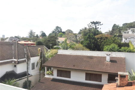 Sobrado à venda com 4 quartos, sendo 2 suítes,  em Alto da Boa Vista, São Paulo, SP